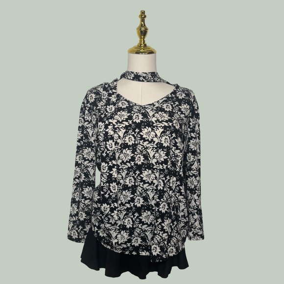 Adrienne Vittadini Tops - adrienne vittadini white black floral scarf blouse chic quiet luxury coquette